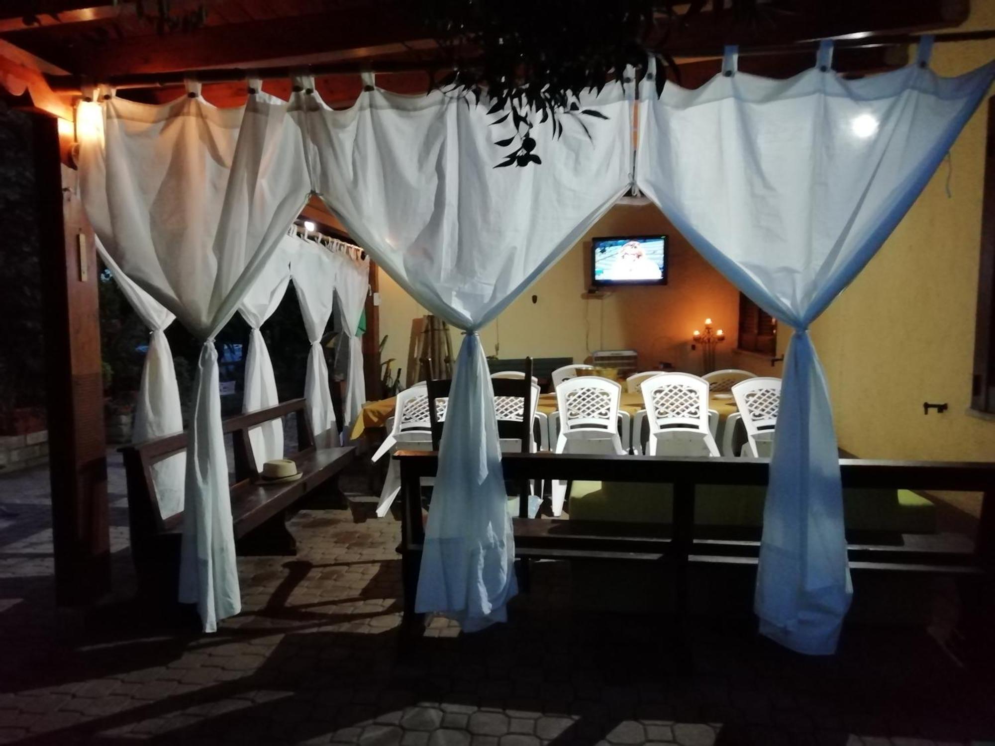 Alloggio Per Uso Turistico Sant'Andrea Lariano Zewnętrze zdjęcie